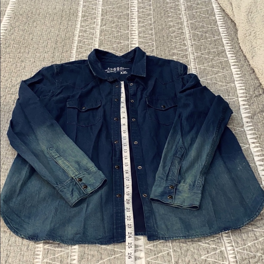Button down top - Picture 2 of 4